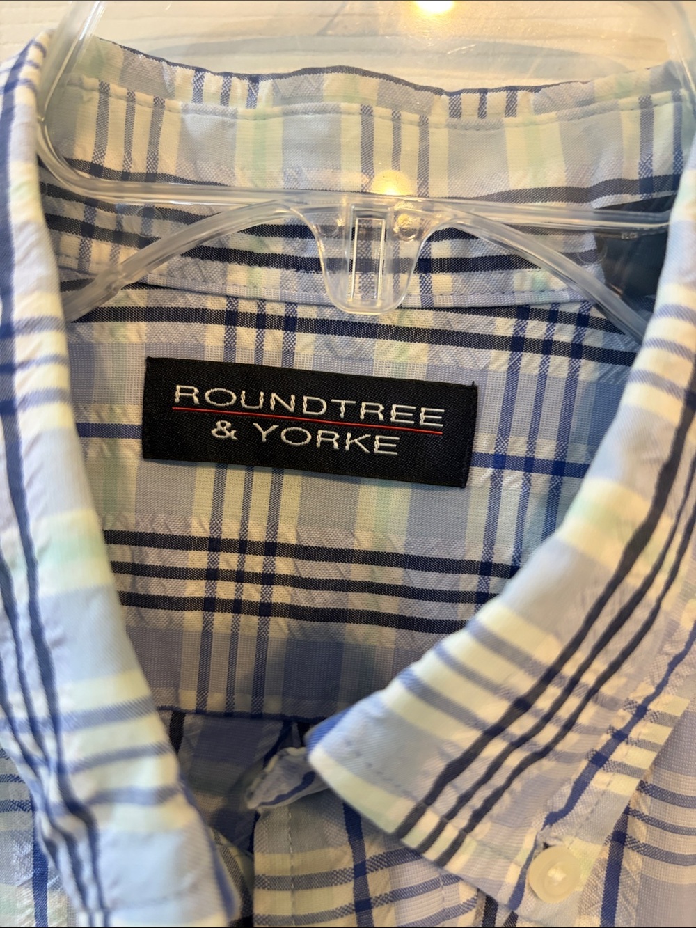 Roundtree & Yorke Men’s Blue and White Plaid Short-Sleeve Button-Down Shirt - Picture 2 of 4